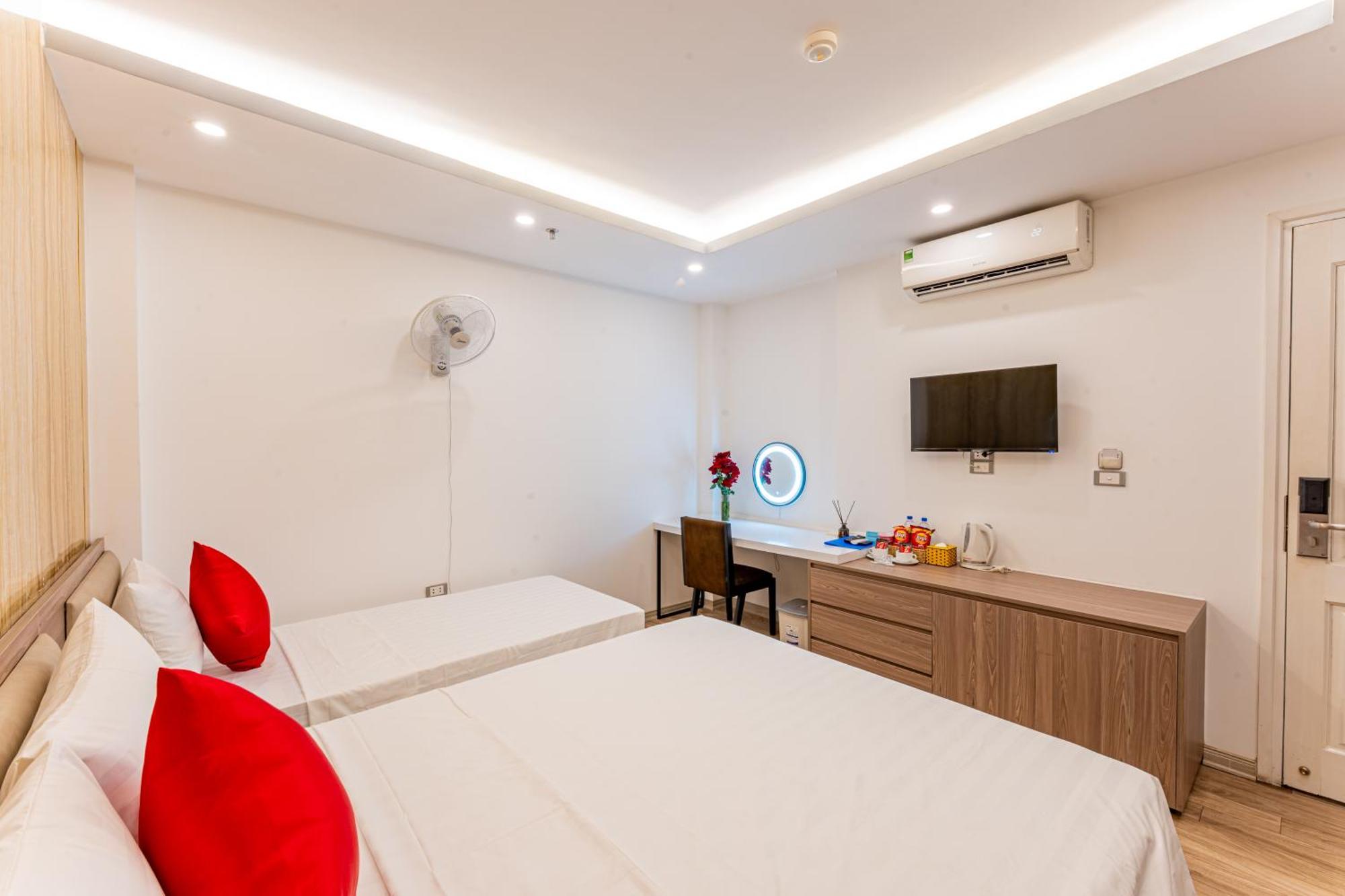 Moon Hotel 26 Do Quang Hanoi Exterior photo
